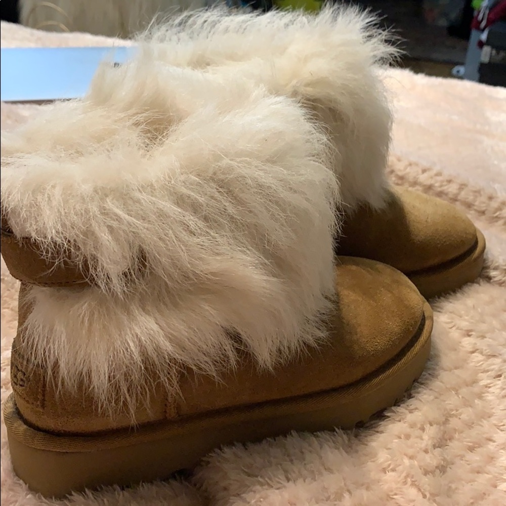 Uggs - image 2